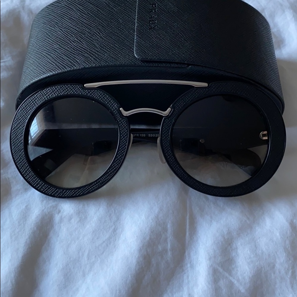 Prada Sunglasses SPR15S
